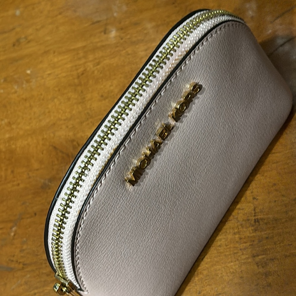 Michael Kors Cindy Pale Pink Leather Dome Makeup Bag Travel Pouch - Picture 8 of 13